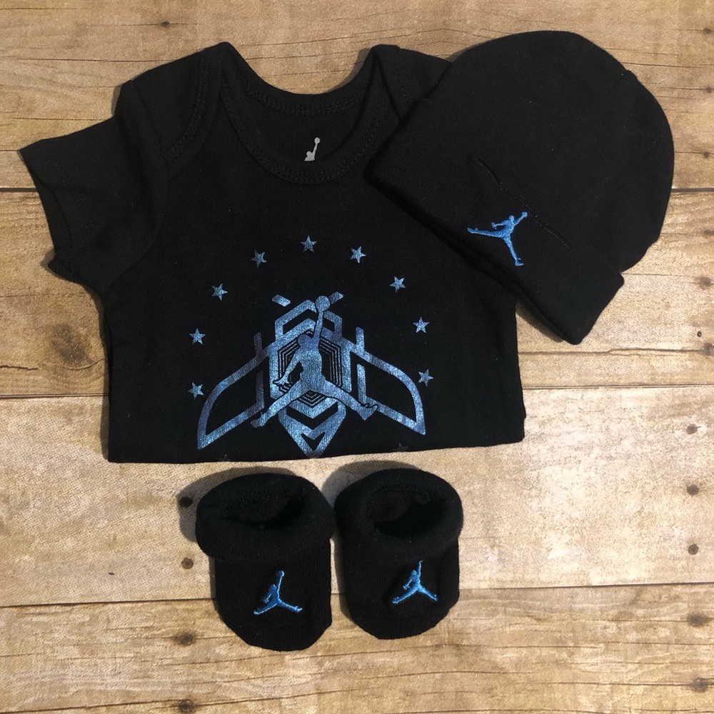 NWOT Nike Jordan 3 Pieces Set